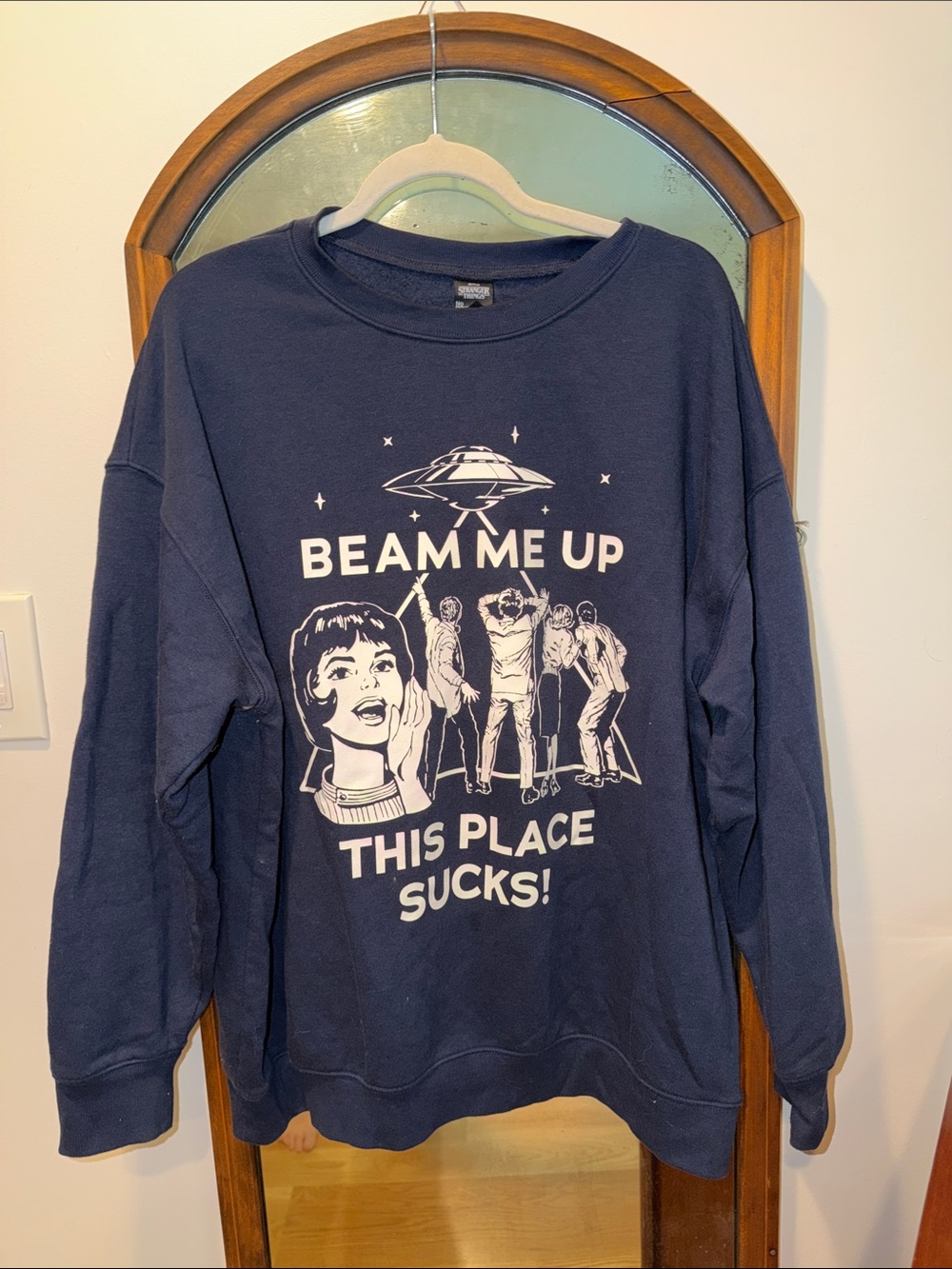 No Boundaries Stranger Things 'Beam Me Up This Place Sucks!' Sweatshirt XL